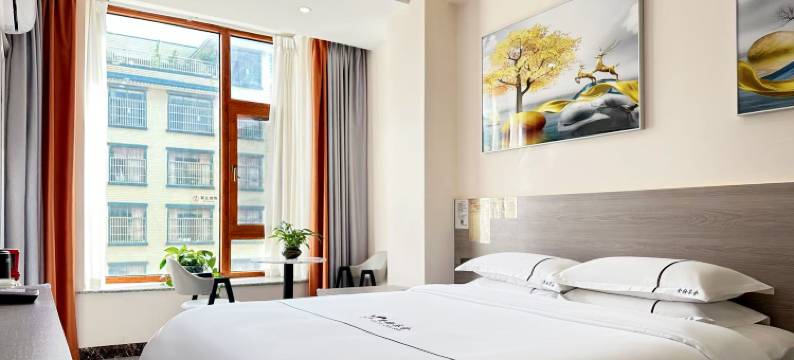 金钰酒店(曲靖花柯夜市店)图片