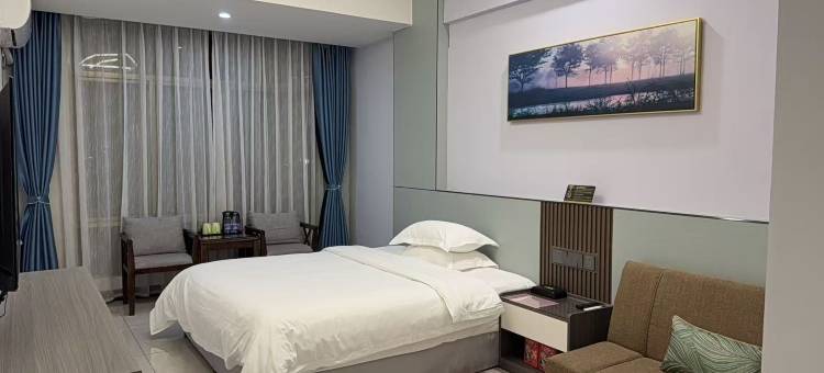 铂悦酒店(怀集幸福街道店)图片