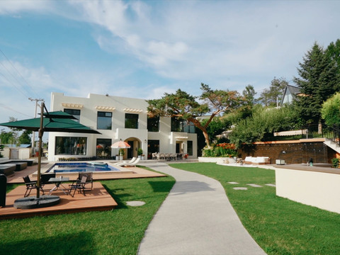 延吉云栖枫林里泳池私汤民宿(延吉朝阳川机场店)