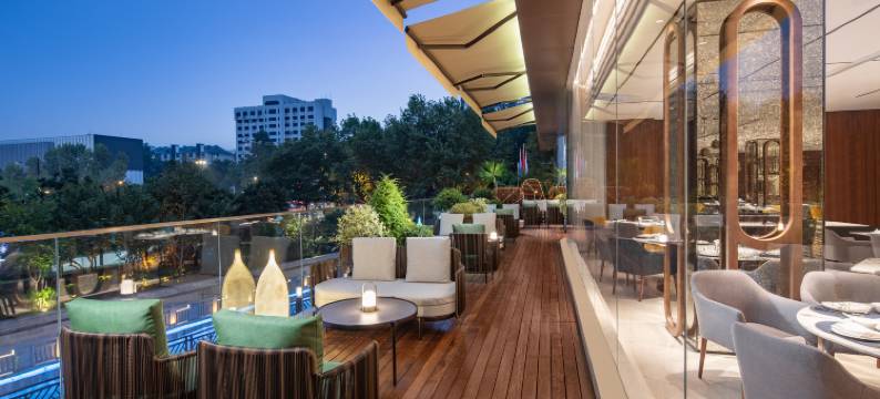 南京东方珍珠voco酒店图片