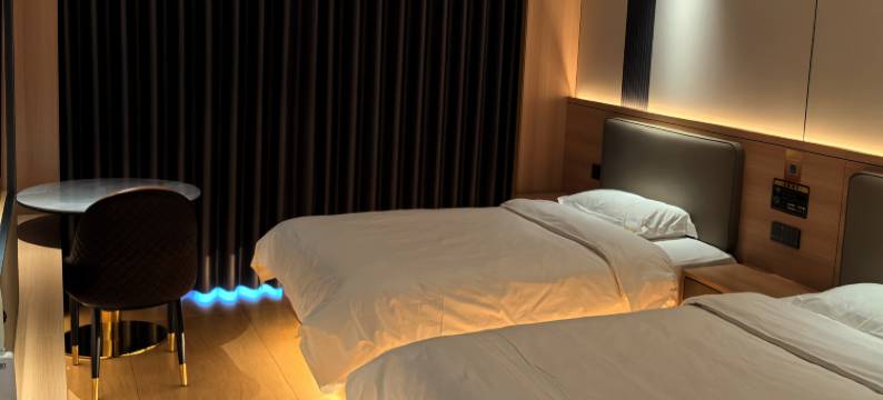 九天商务宾馆(赤峰林西一中店)图片