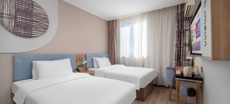 四季枫雅酒店(莱西站月湖公园店)图片