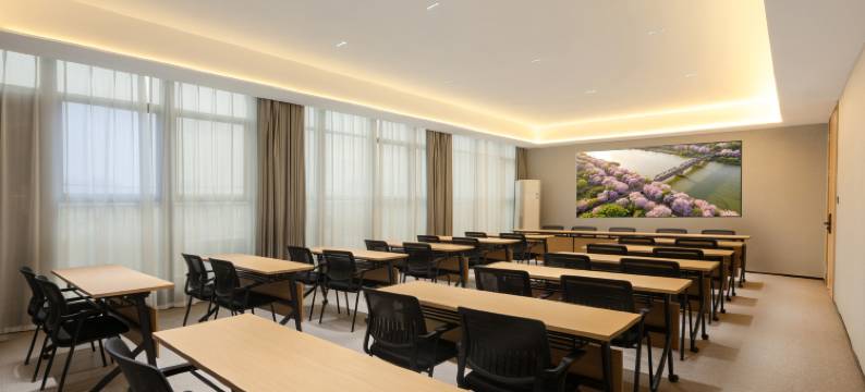 雅里汇旅程酒店(柳州高铁站柳南万达店)图片