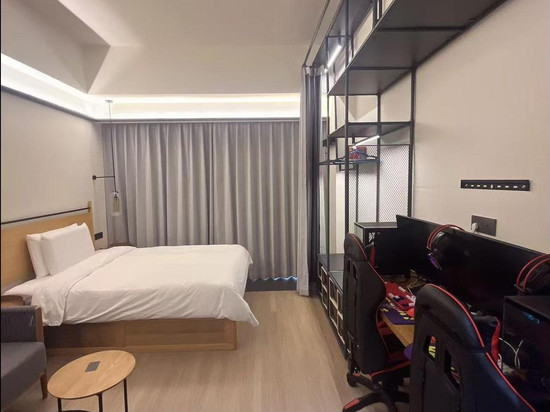 逸能电竞酒店(上海闵行景西路地铁站店)