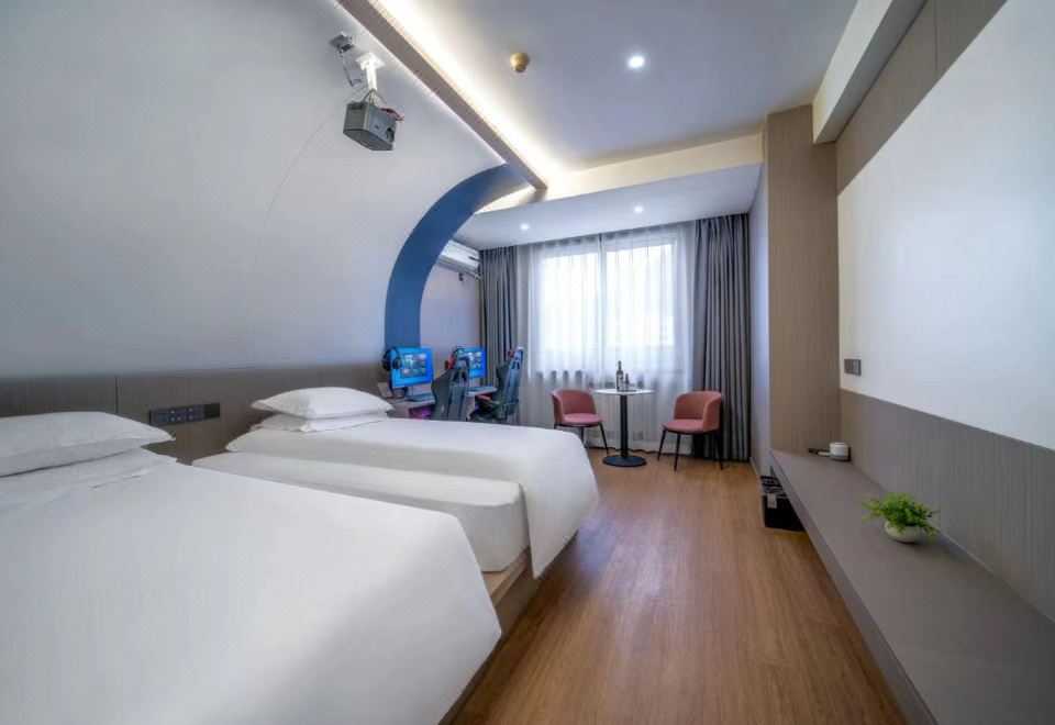 Lueyang Dongxiang Grand Hotel Hotel Overview