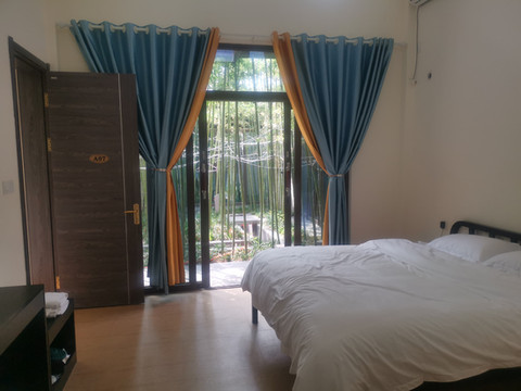 鄢陵辉绍业度假酒店