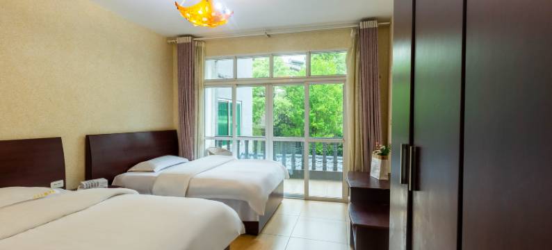 贵阳吉隆宾馆(贵州交通职业技术学院贵阳北站店)图片