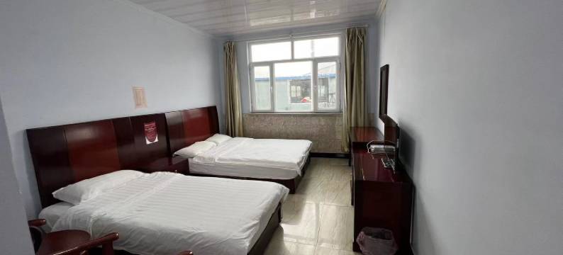 乌兰布统苏木敖包山下客栈图片