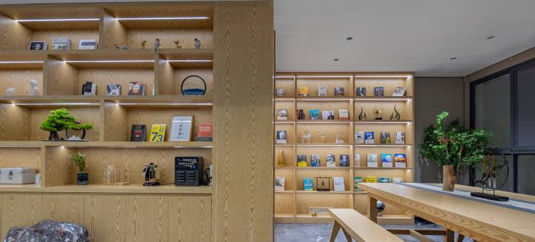 丽呈睿轩酒店(神农架木鱼集散中心店)图片