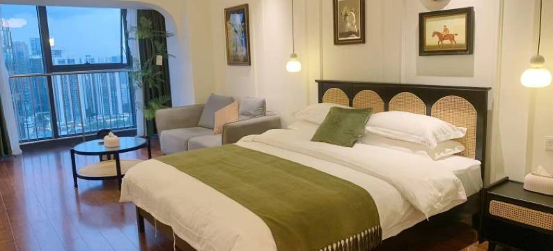 花里时光·观景影音美宿(昆明火车站西山万达广场店)图片