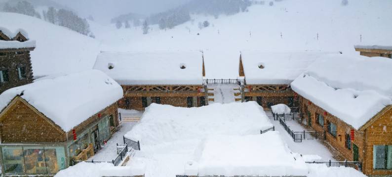 游哉优宅度假民宿(禾木风景区店)图片