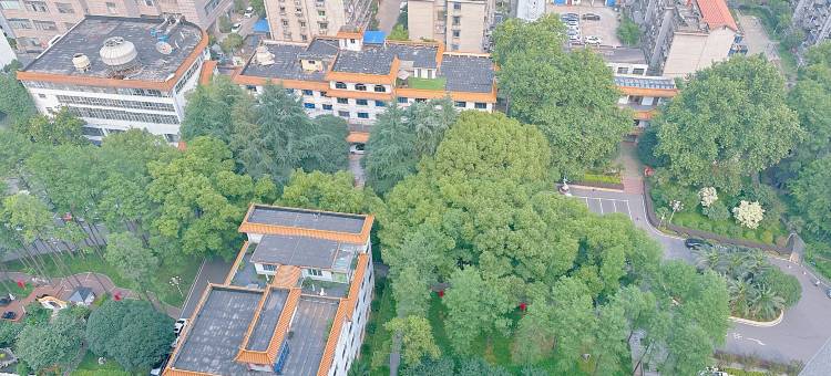 澜泊湾民宿(武汉武商梦时代店)图片