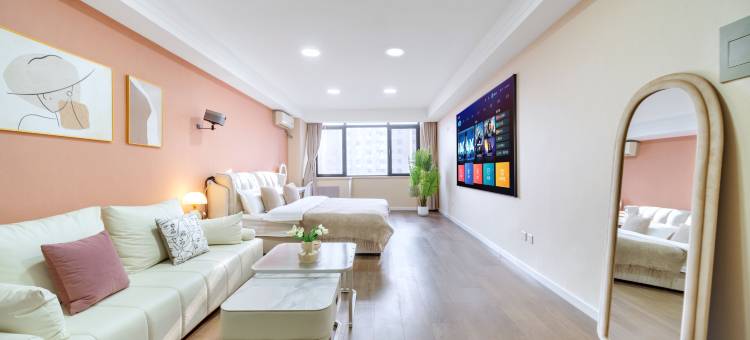 锦爱•影院式民宿(太原街沈阳站西广场店)图片