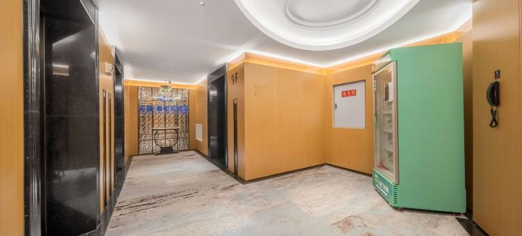 尖峰·奢电竞酒店(重庆万州万达广场店)图片