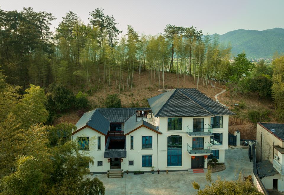 Tonglu Heguli Homestay Hotel Overview