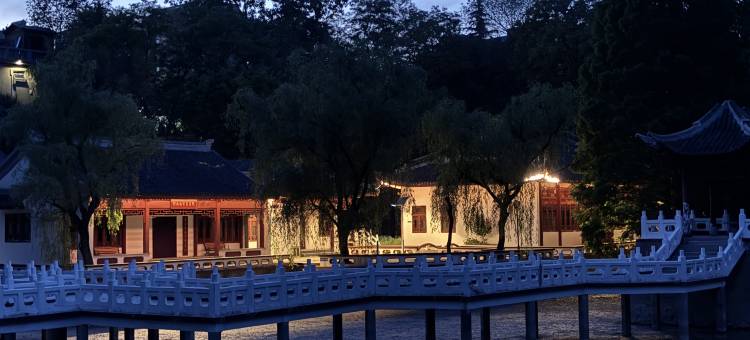 新郑龙湖揽雲山庄(法官学院小乔地铁站店)图片