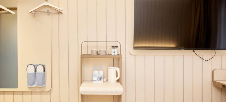 唯庭轻居酒店(上海大宁国际延长路地铁站店)图片