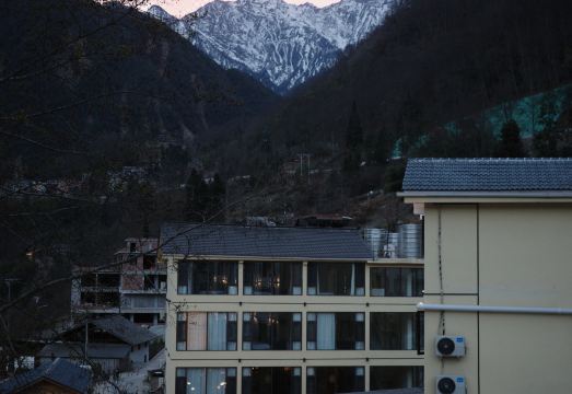 山之野.私汤.温泉民宿（海螺沟冰川森林公园店）外景图