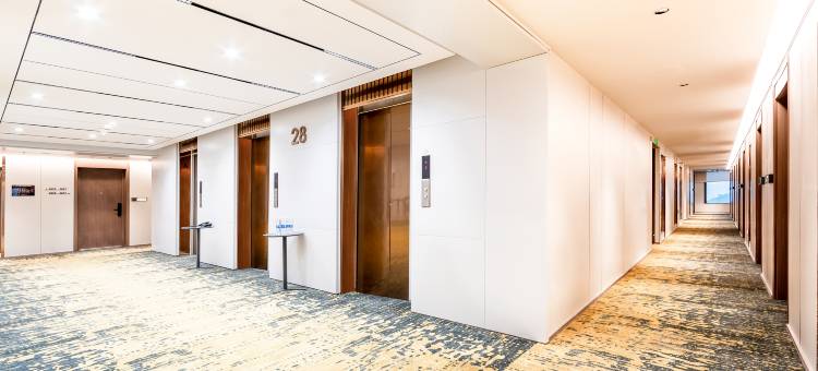 艺龙瑞云酒店(济南奥体中心万象城店)图片