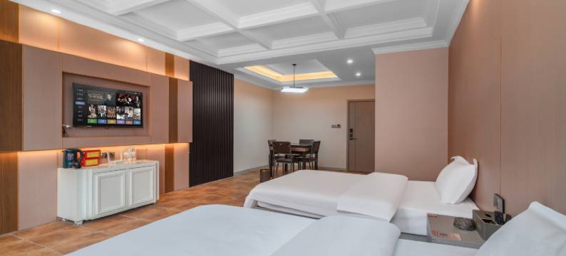 新四海龙主题酒店(兴凯花园店)图片