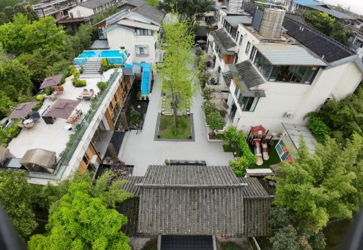 青城山六和·必宿温泉酒店外景图