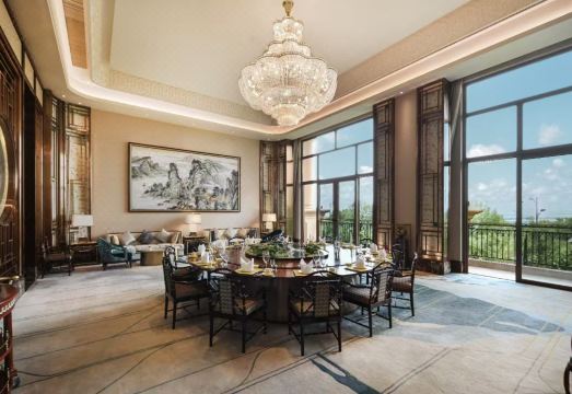 Chateau Star River QingdaoHotel Overview