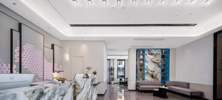 CEO·向岸酒店(金华大堰河街轻轨站万达广场店)图片