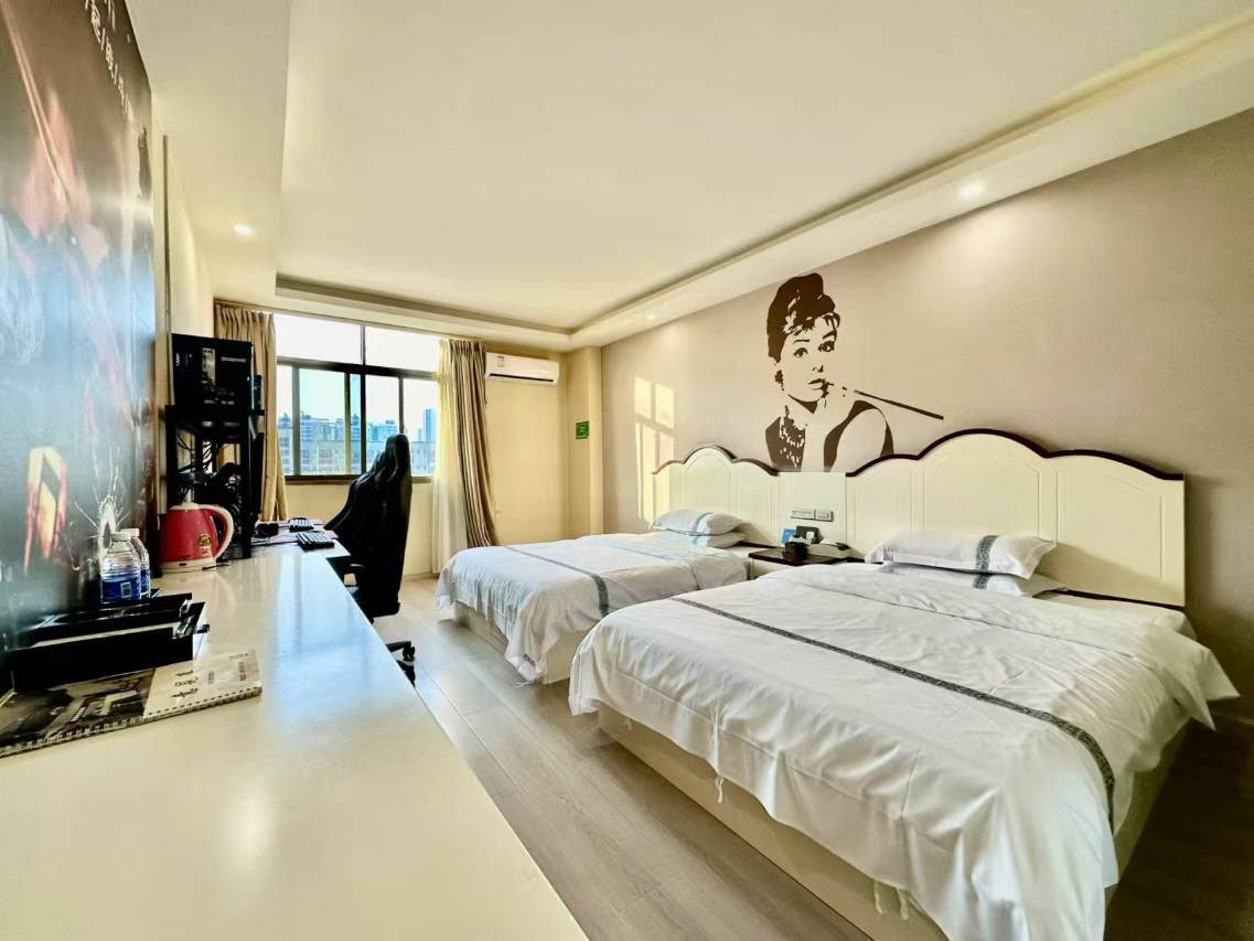 昭通竟旅电竞酒店(望海公园店)