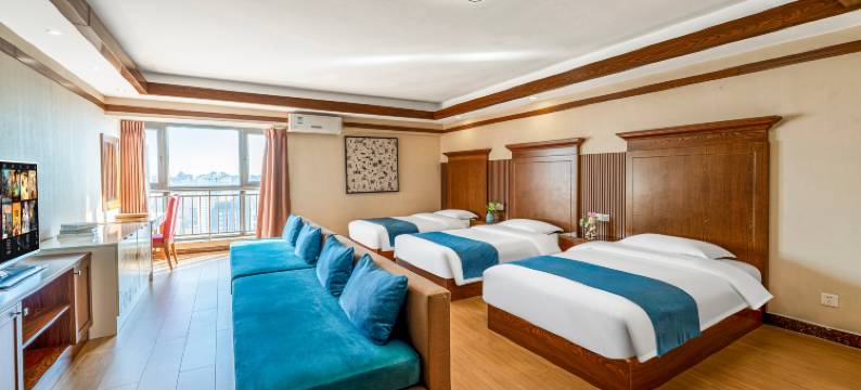 明凡居酒店(昆明金马碧鸡坊老街店)图片