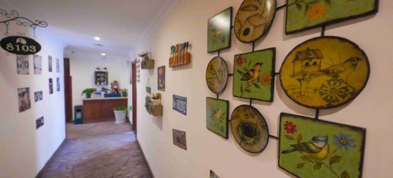 丽呈雅客小镇酒店(青年路中车轨道店)图片