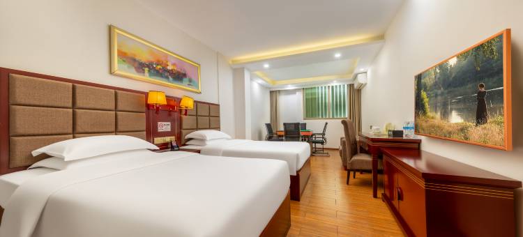 TOWO上品酒店(深圳石岩东海百货店)图片