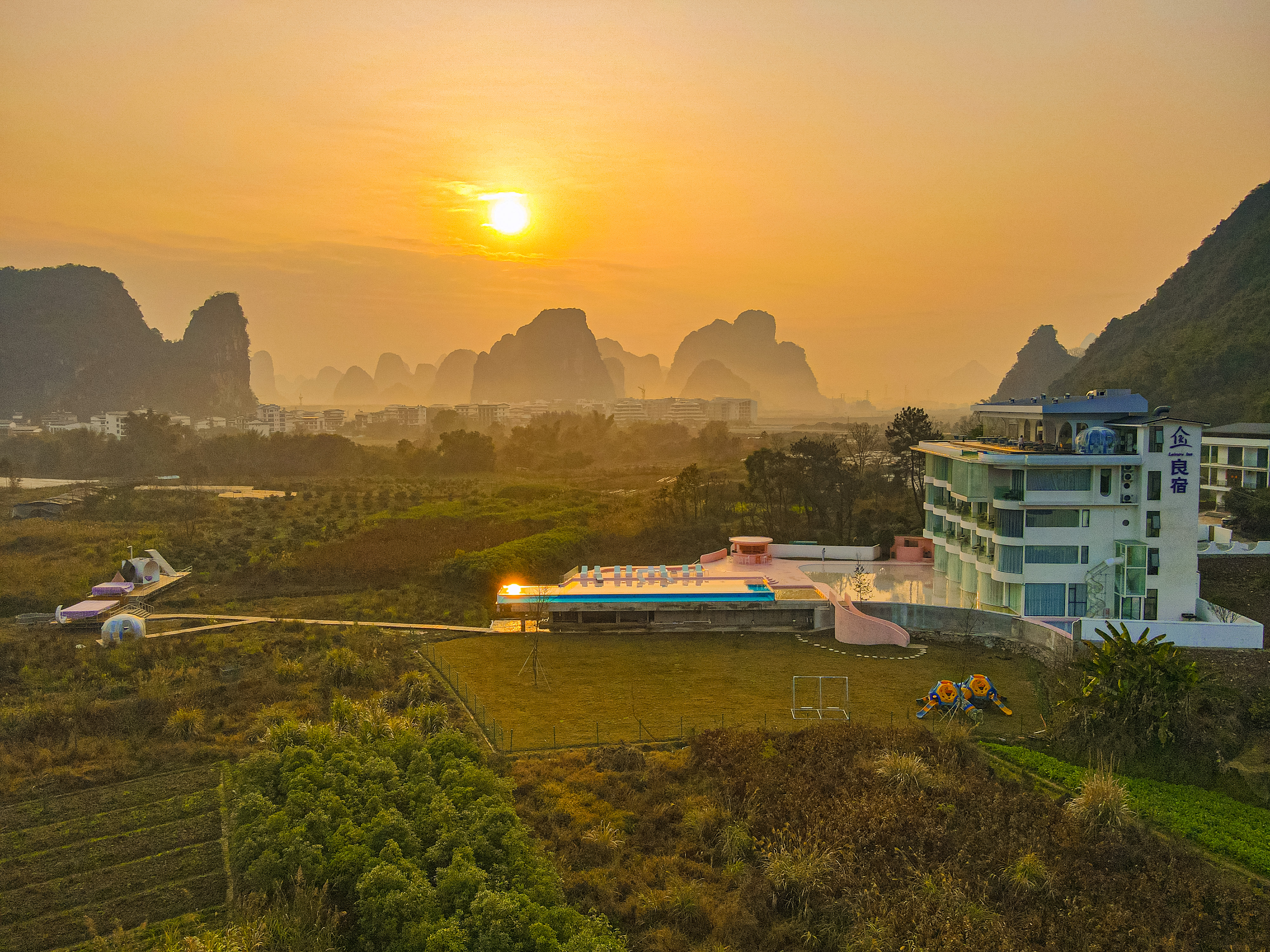LS Hotel (Guilin Liangsu) Over view