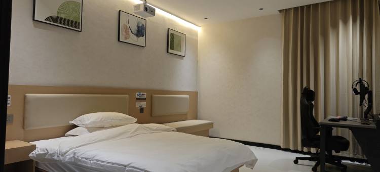 7U电竞酒店(确山盛世华庭店)图片