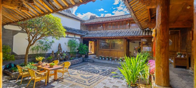 丽江古城四方街秦晋王府客栈图片