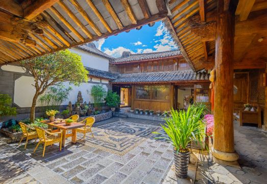 Qin Inn Lijiang over view