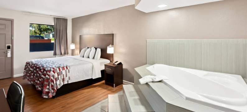 马斯尔肖尔斯红屋顶酒店(Red Roof Inn Muscle Shoals)图片