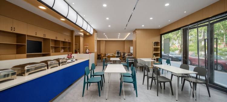 瑞禾森酒店(阿克苏太百购物中心王三街店)图片