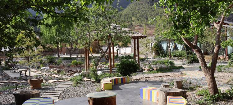 看云去·湖景度假庄园(泸沽湖格姆女神山索道店)图片