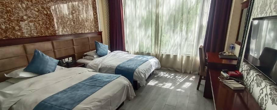 马尔康盛唐大酒店