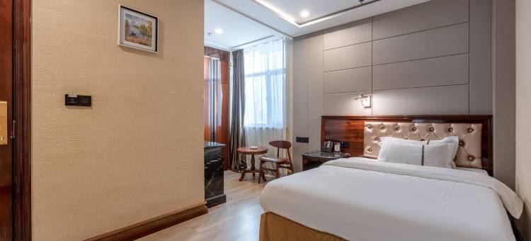 伊宁上海城六星街丽呈睿轩酒店图片