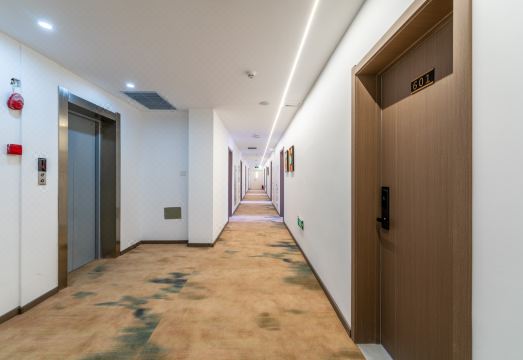 Shangpin Resort Hotel (Fengcheng Dongtang Hot Spring) Hotel Overview