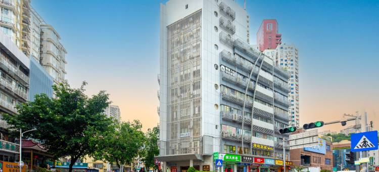 金凤凰酒店(深圳黄贝岭地铁站店)图片