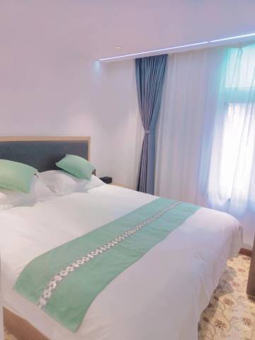 喜悦晶品酒店(上海中山医院大木桥路地铁口店)