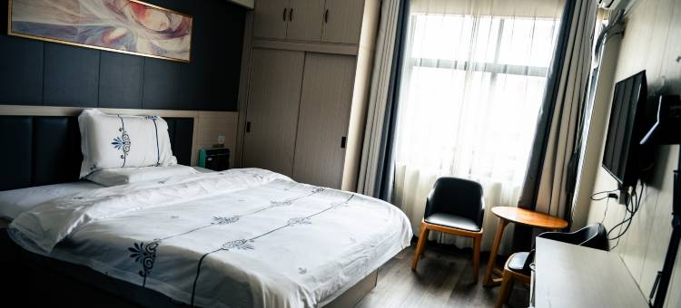 轻住·睿达国际公寓(惠阳站店)图片