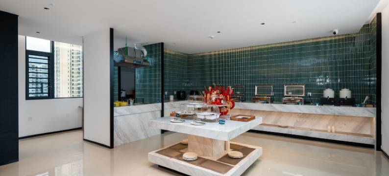 新西里麓岚酒店(玉林奥园广场店)图片