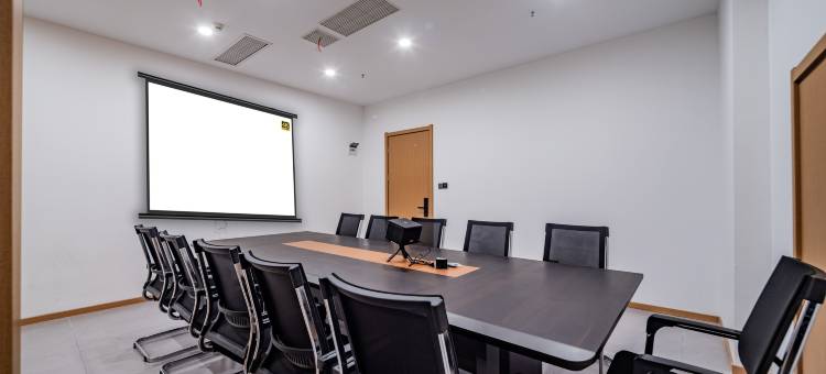 盛邦华悦酒店(镇安中心广场店)图片