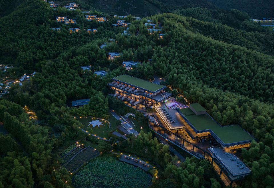HuiXin RetreatsHotel Overview