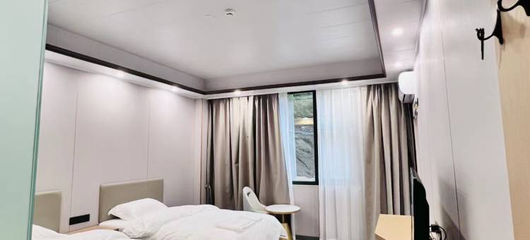 雅江和睦四瑞酒店图片