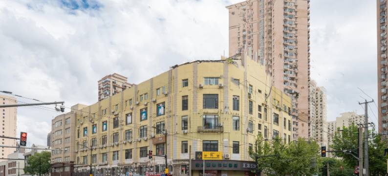 象院青年旅舍(陆家浜路地铁站店)图片