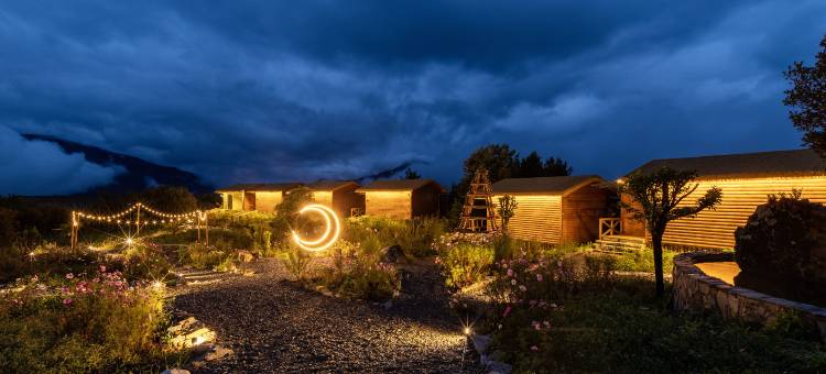 半山归野木屋图片